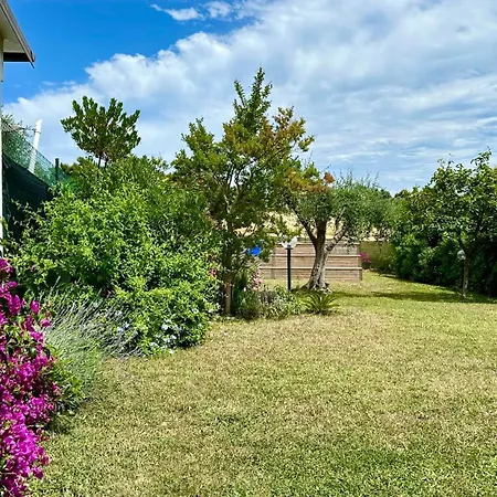 N084 - Numana, Quadrilocale Con Meraviglioso Giardino